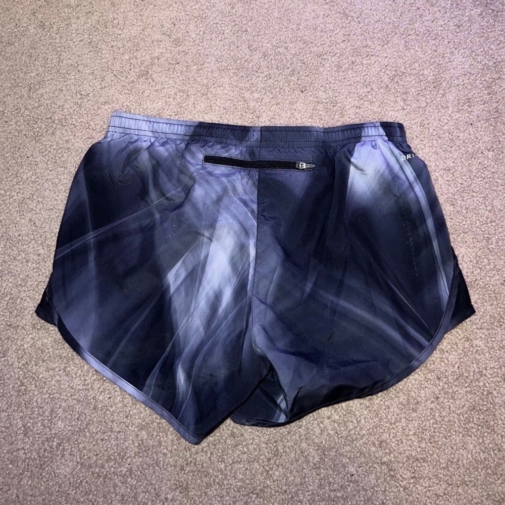 Nike Dri-FIT Women Running Shorts Black Grey Smoke Print Zipper Pocket Small - Picture 2 of 4